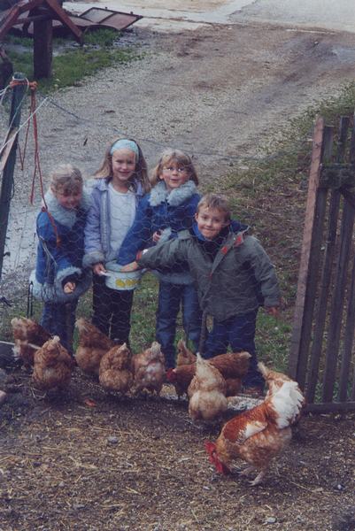 12_huehner_mit_kinder.jpg