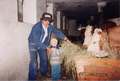03_paul_mit_florian_im_stall.jpg